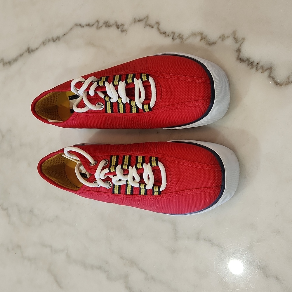 Tommy Hilifer Unisex Sneaker Size 7.5